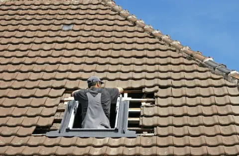 Pose de velux - Saint-Martin-de-Queyrières